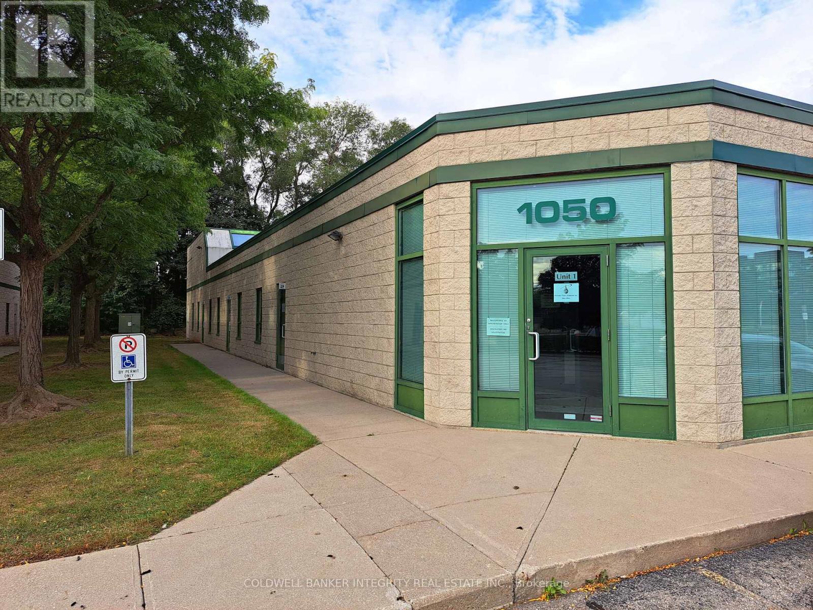 1-4 - 1050 Cooke Boulevard, Burlington, Ontario  L7T 4A8 - Photo 2 - W12022040