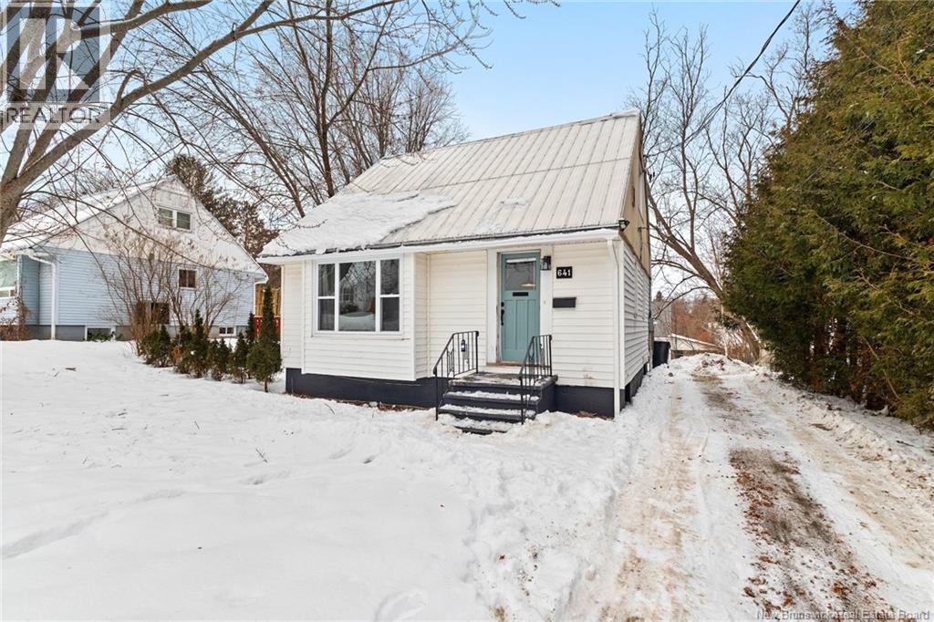 641 Reid Street, Fredericton, New Brunswick  E2J 2C3 - Photo 2 - NB131322