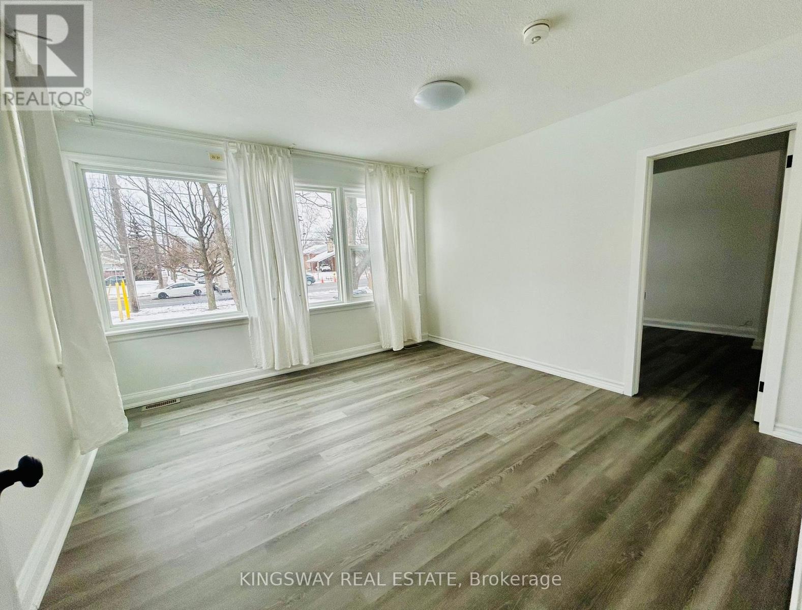 Main - 4229 Bloor Street W, Toronto, Ontario  M9C 1Z6 - Photo 11 - W12639054