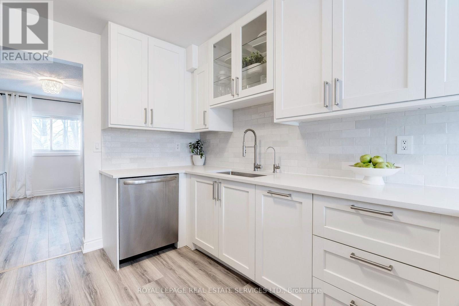 213 - 2110 Cleaver Avenue, Burlington, Ontario L7M 3Z3 - Photo 10 - W12639072