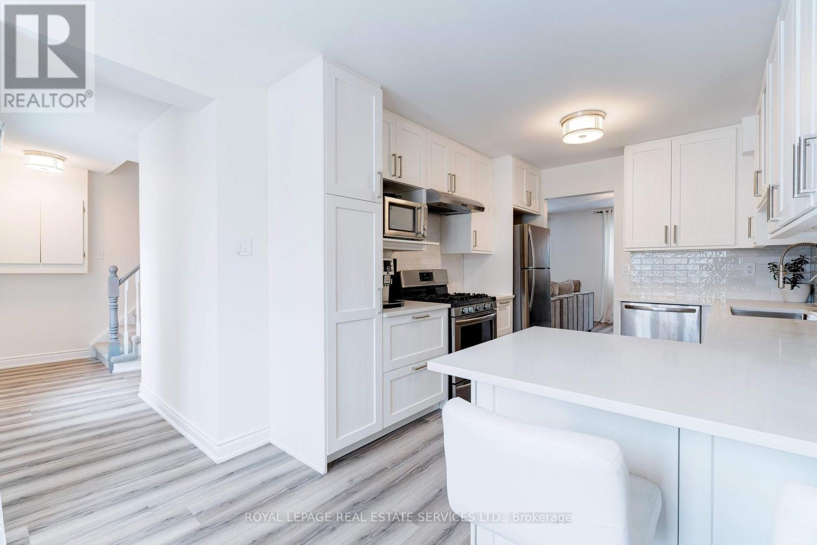 213 - 2110 Cleaver Avenue, Burlington, Ontario L7M 3Z3 - Photo 11 - W12639072