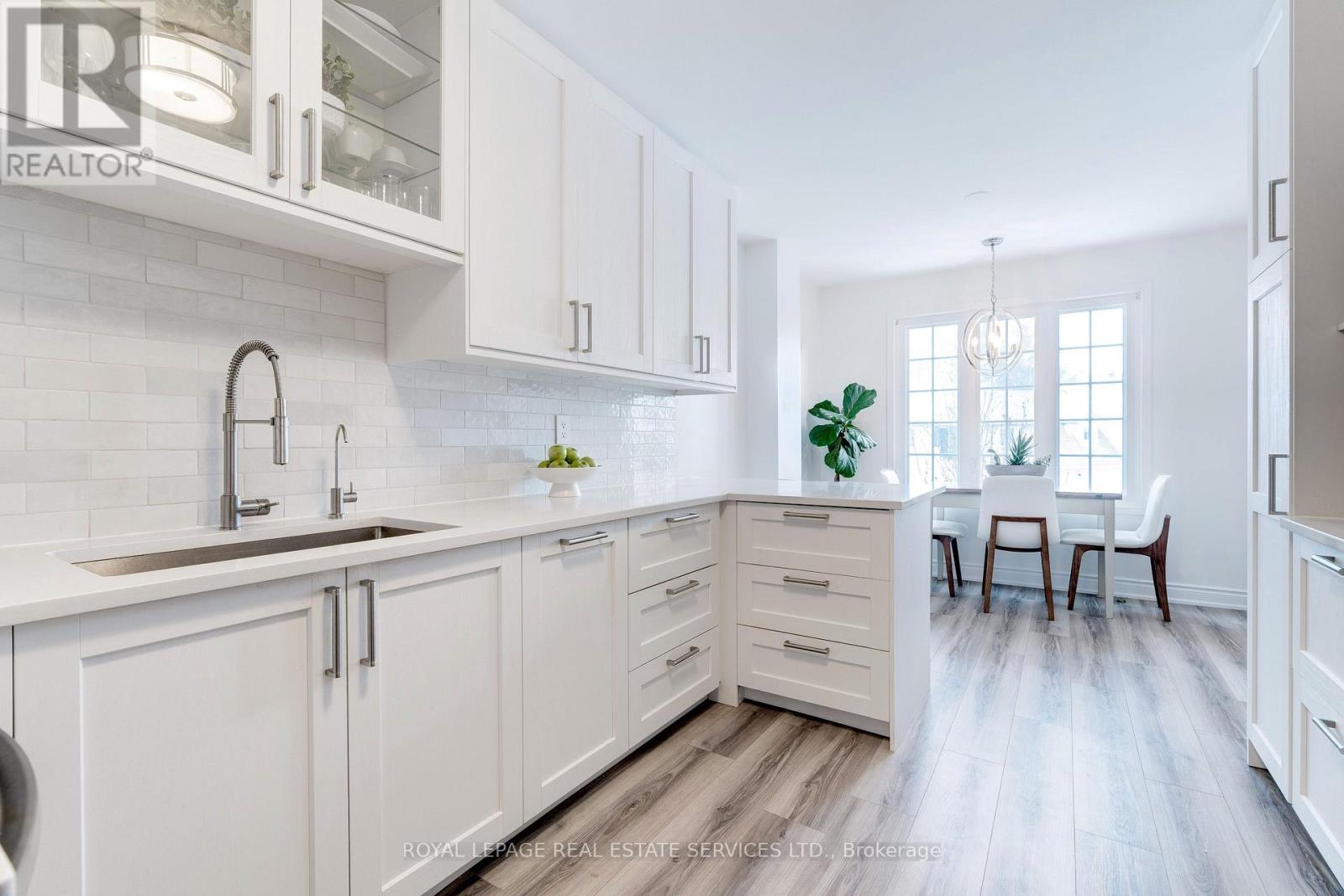 213 - 2110 Cleaver Avenue, Burlington, Ontario L7M 3Z3 - Photo 6 - W12639072