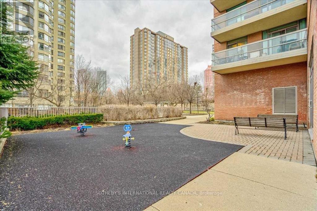 1506 - 156 Enfield Place, Mississauga, Ontario L5B 4L8 - Photo 33 - W12639082