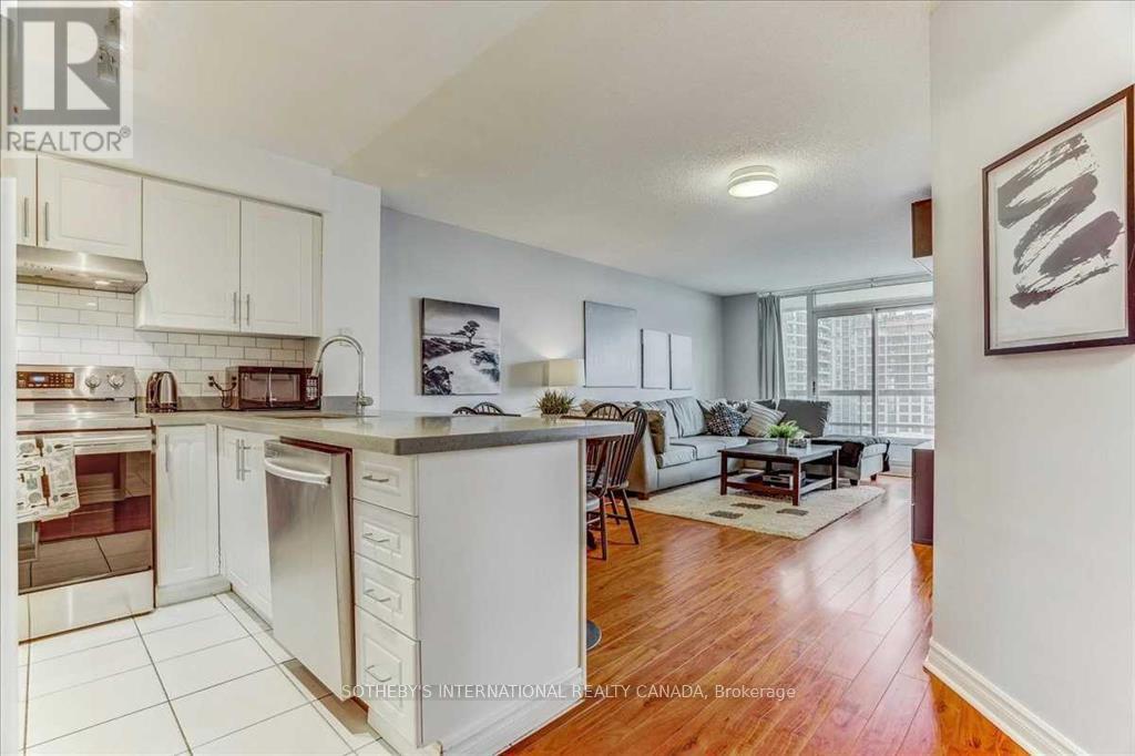 1506 - 156 Enfield Place, Mississauga, Ontario L5B 4L8 - Photo 9 - W12639082