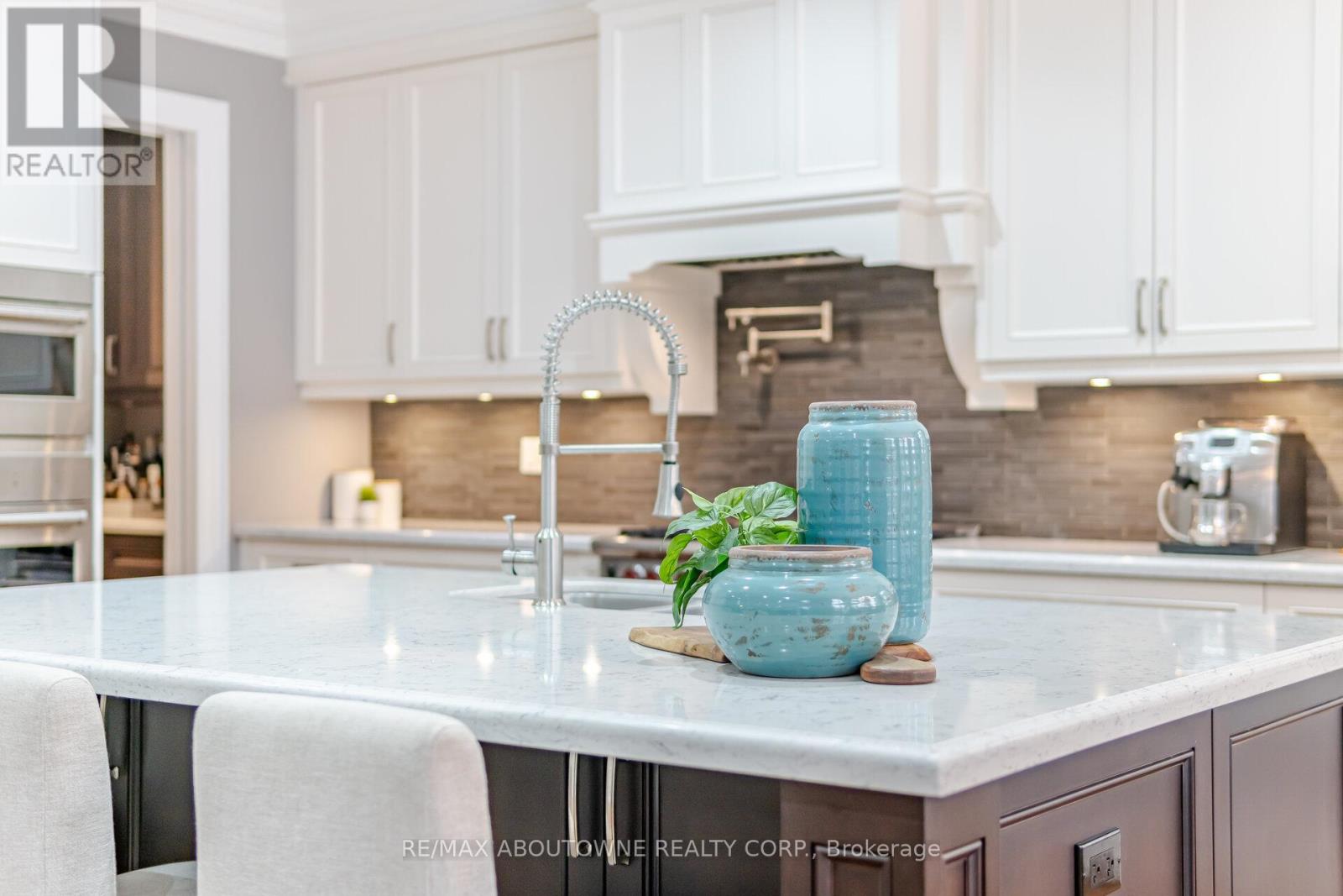 1271 Mineola Gardens, Mississauga, Ontario  L5G 3Y5 - Photo 11 - W12639148