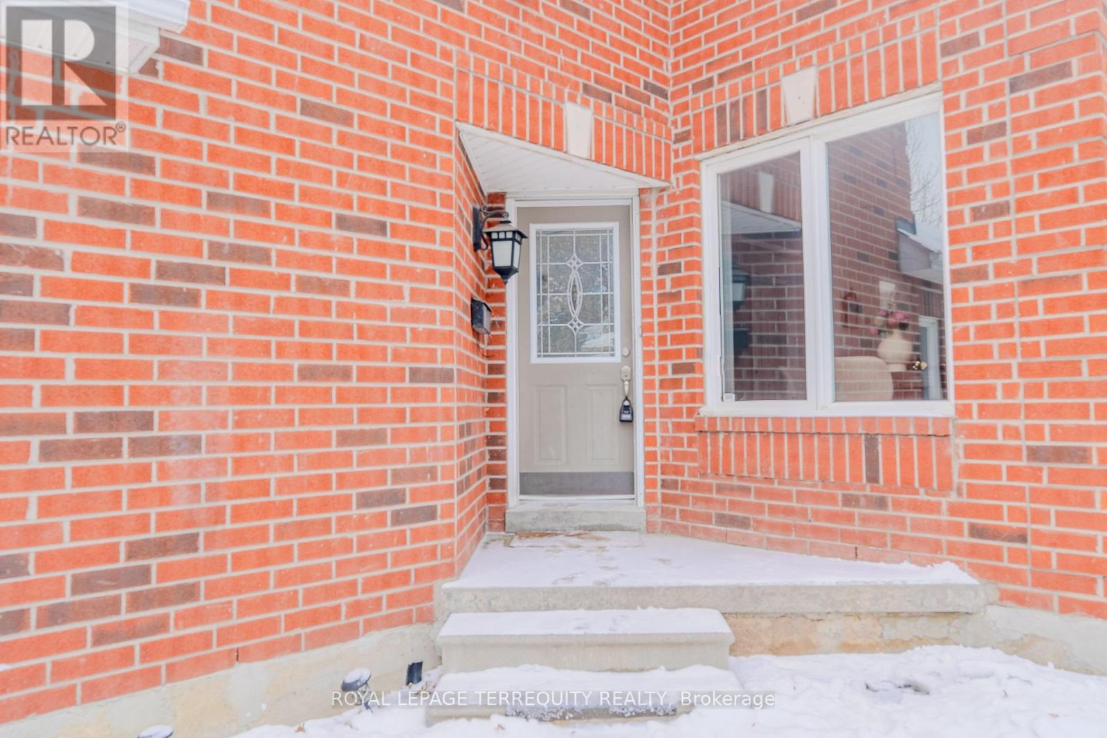 13 Southwell Place, Brampton, Ontario  L6Z 4S8 - Photo 3 - W12639152