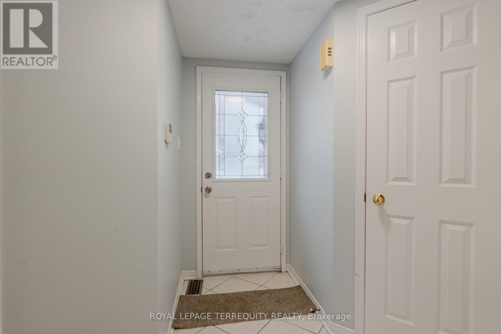 13 Southwell Place, Brampton, Ontario  L6Z 4S8 - Photo 8 - W12639152