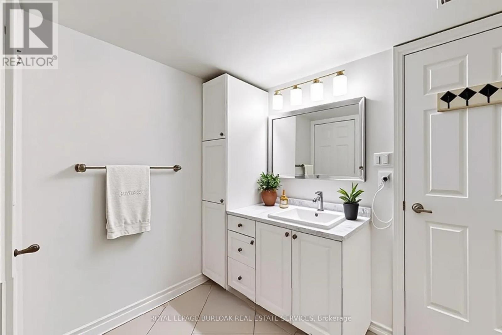 407 - 4013 Kilmer Drive, Burlington, Ontario  L7M 4M3 - Photo 12 - W12639164