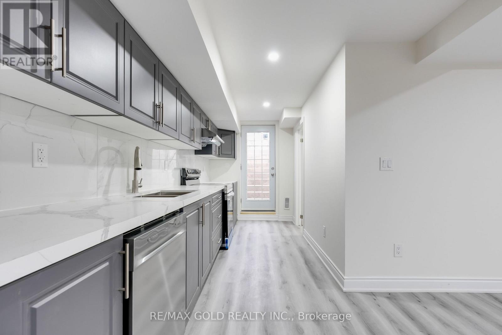 1081 Urell Way, Milton, Ontario L9T 8V5 - Photo 6 - W12639176