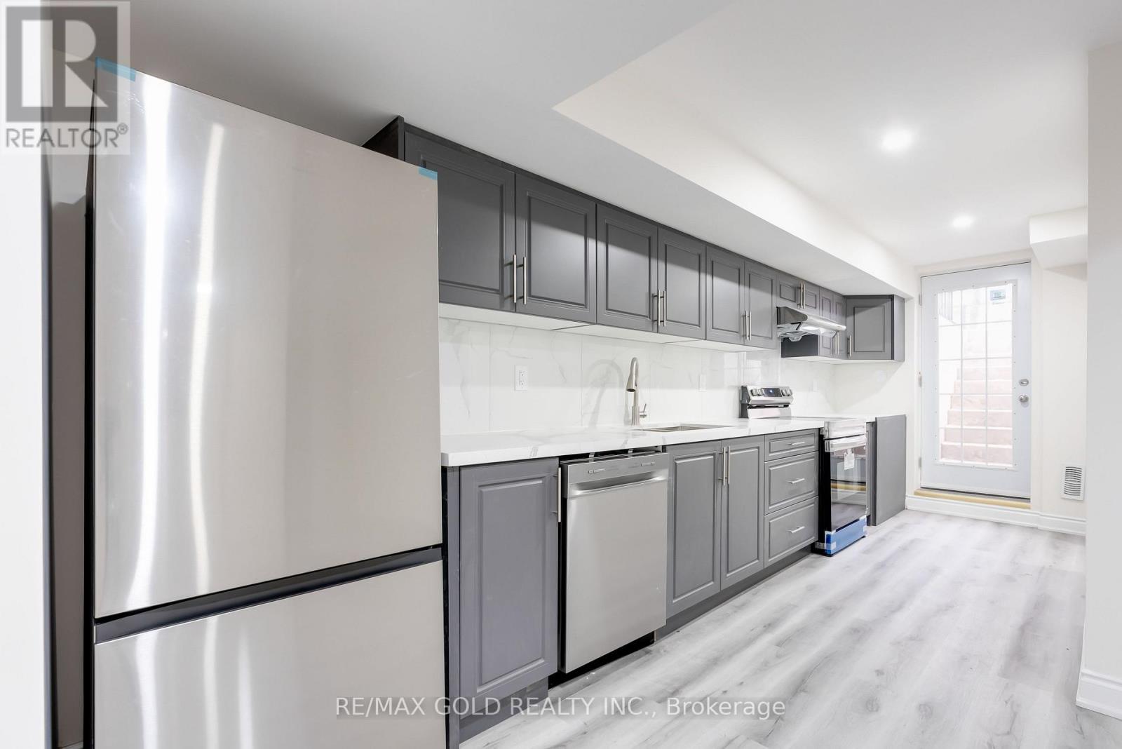 1081 Urell Way, Milton, Ontario L9T 8V5 - Photo 9 - W12639176