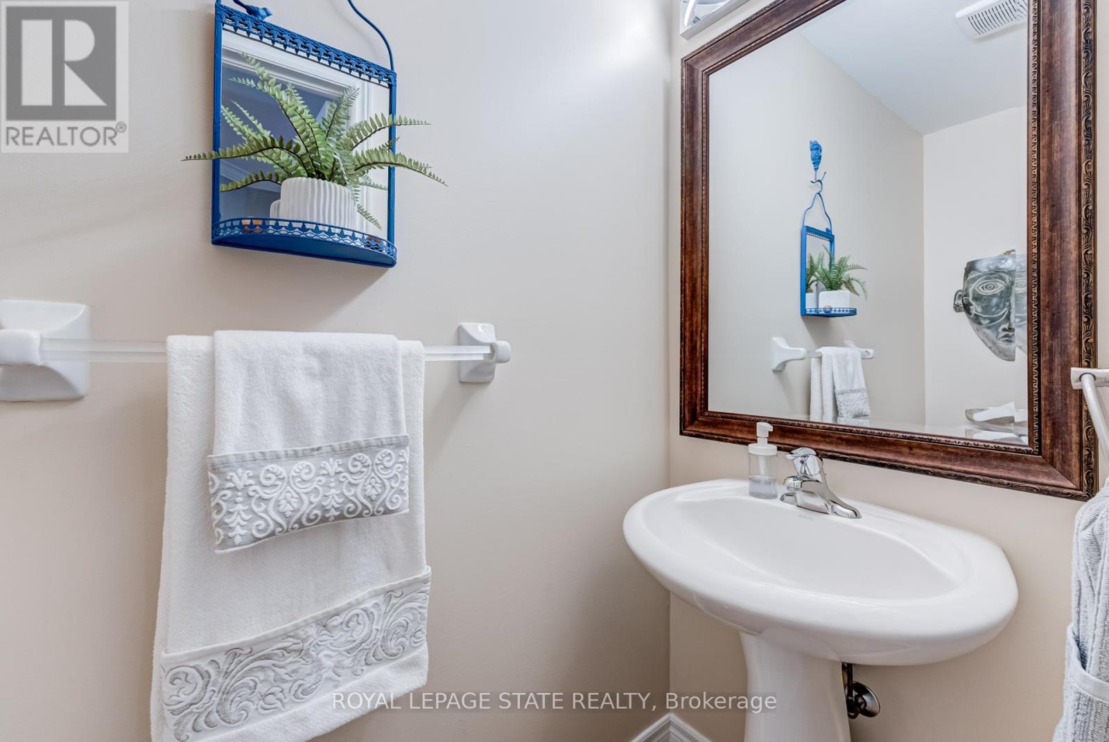 1105 Harrogate Drive, Hamilton, Ontario  L9K 1N1 - Photo 18 - X12639138