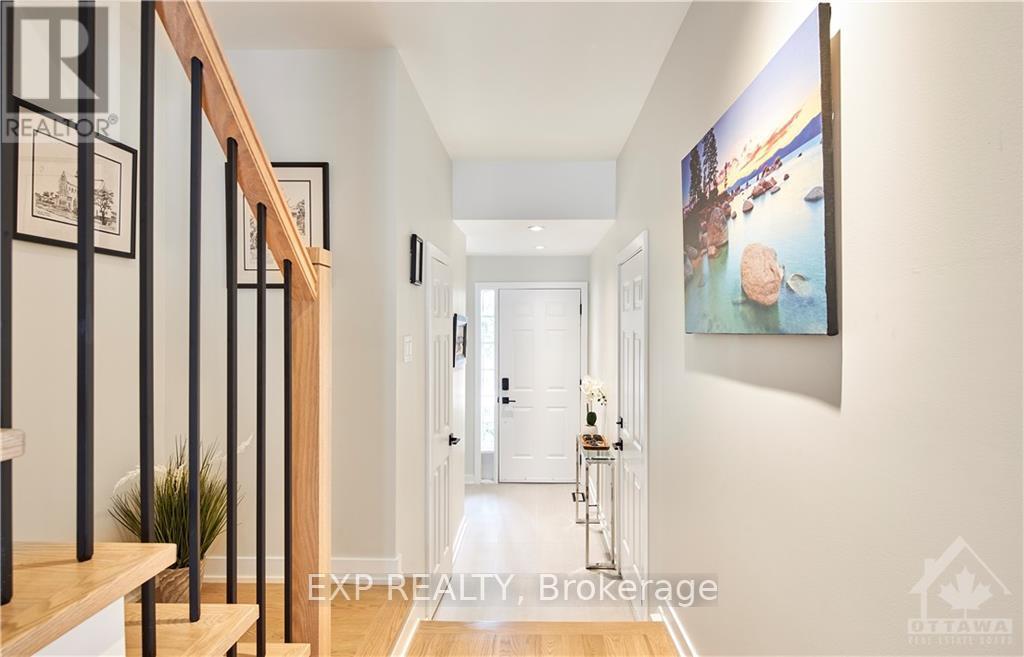 44 Sienna Private, Ottawa, Ontario  K1G 6L9 - Photo 2 - X12639230