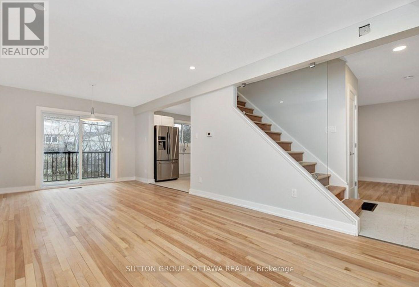 1598 Botsford Street, Ottawa, Ontario  K1G 0R3 - Photo 8 - X12639258