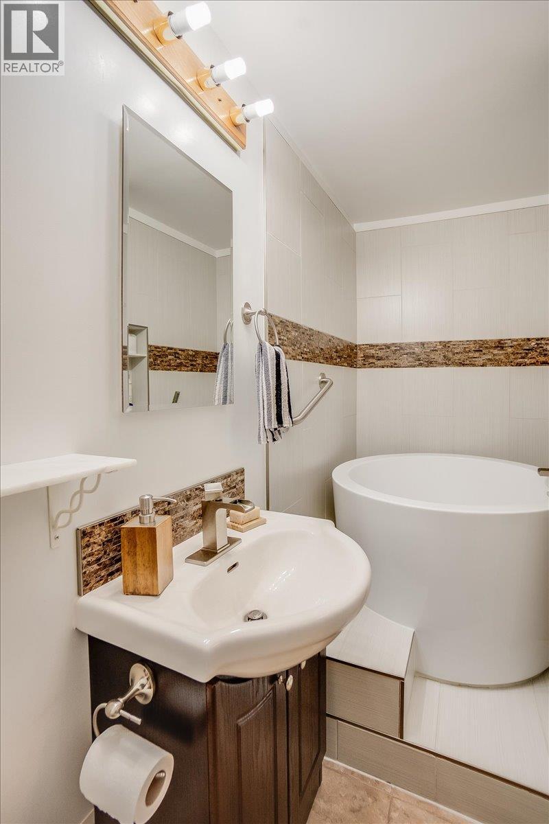 1691 3a Highway Unit# 15, Nelson, British Columbia V1L 6J8 - Photo 37 - 10363039