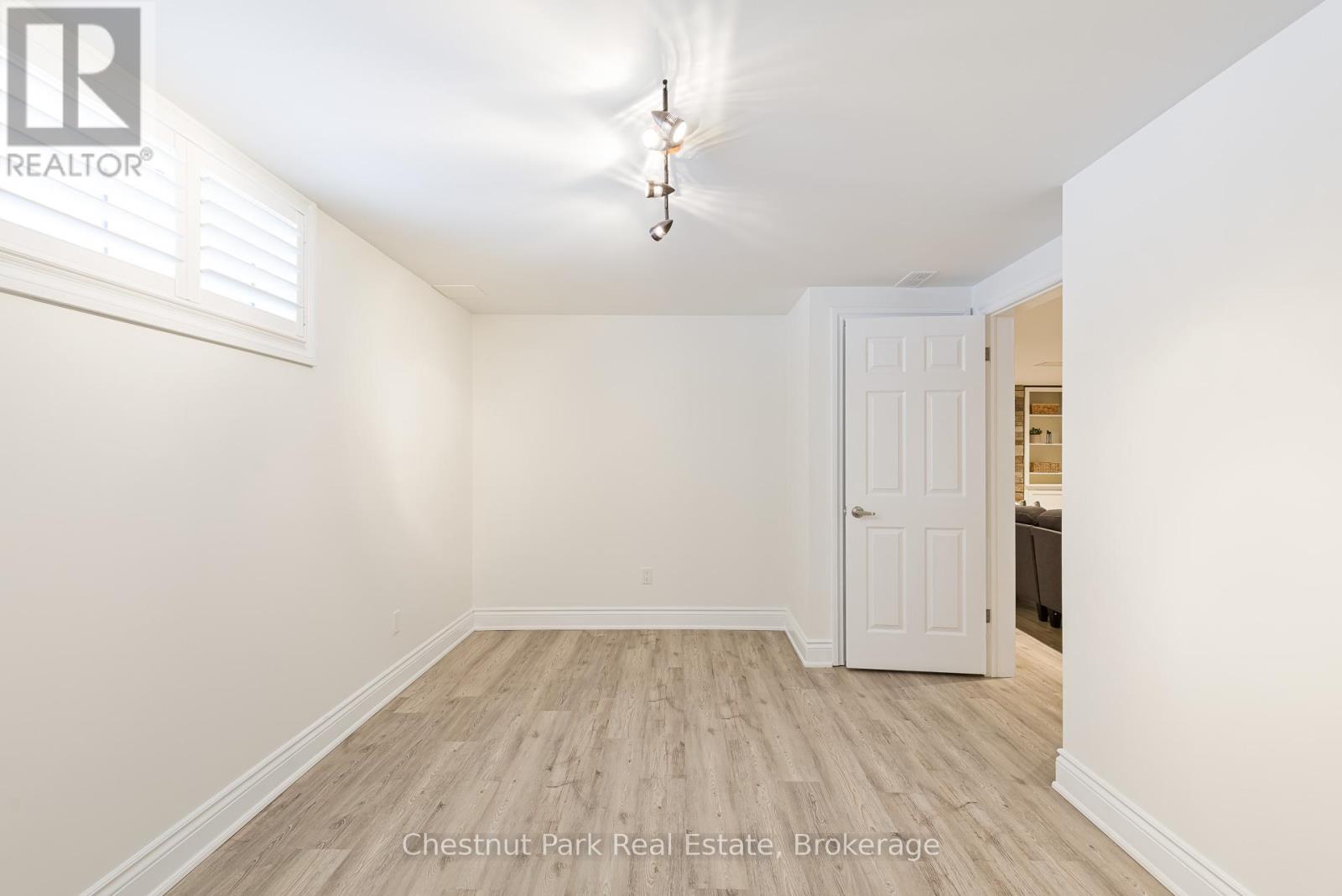 4 Wickens Lane, Blue Mountains, Ontario  N0H 2P0 - Photo 31 - X12639186