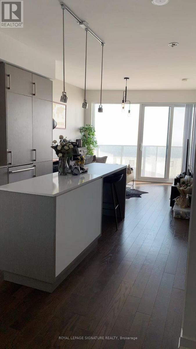 6109 - 100 Harbour Street, Toronto, Ontario  M5J 0B5 - Photo 3 - C12639212