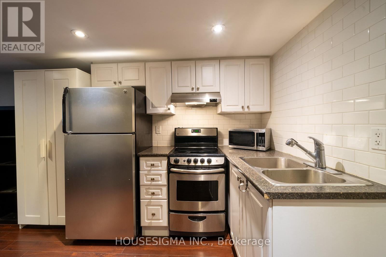 C - 52 Stanley Terrace, Toronto, Ontario  M6J 2R4 - Photo 8 - C12639222