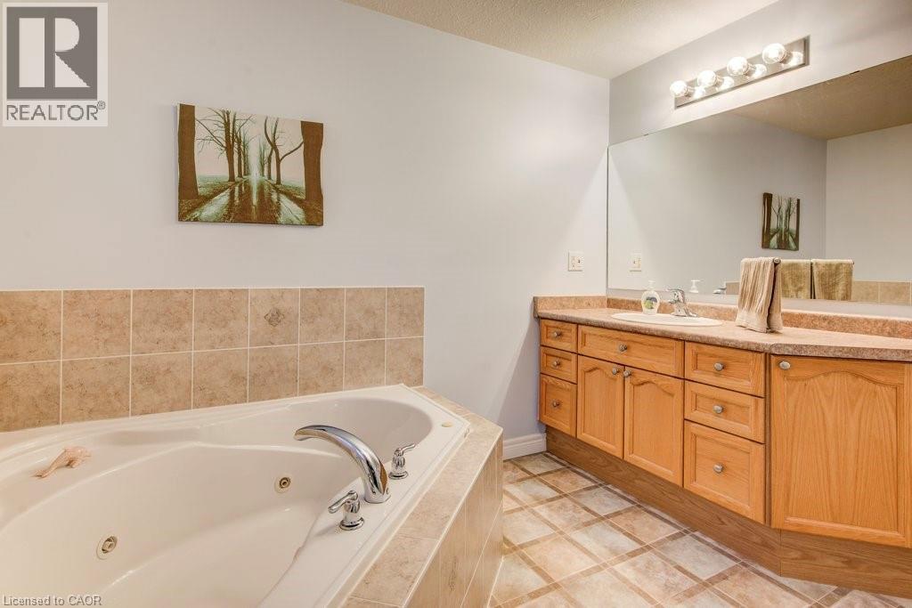 678 Interlaken Drive, Waterloo, Ontario  N2T 2Y5 - Photo 24 - 40791428