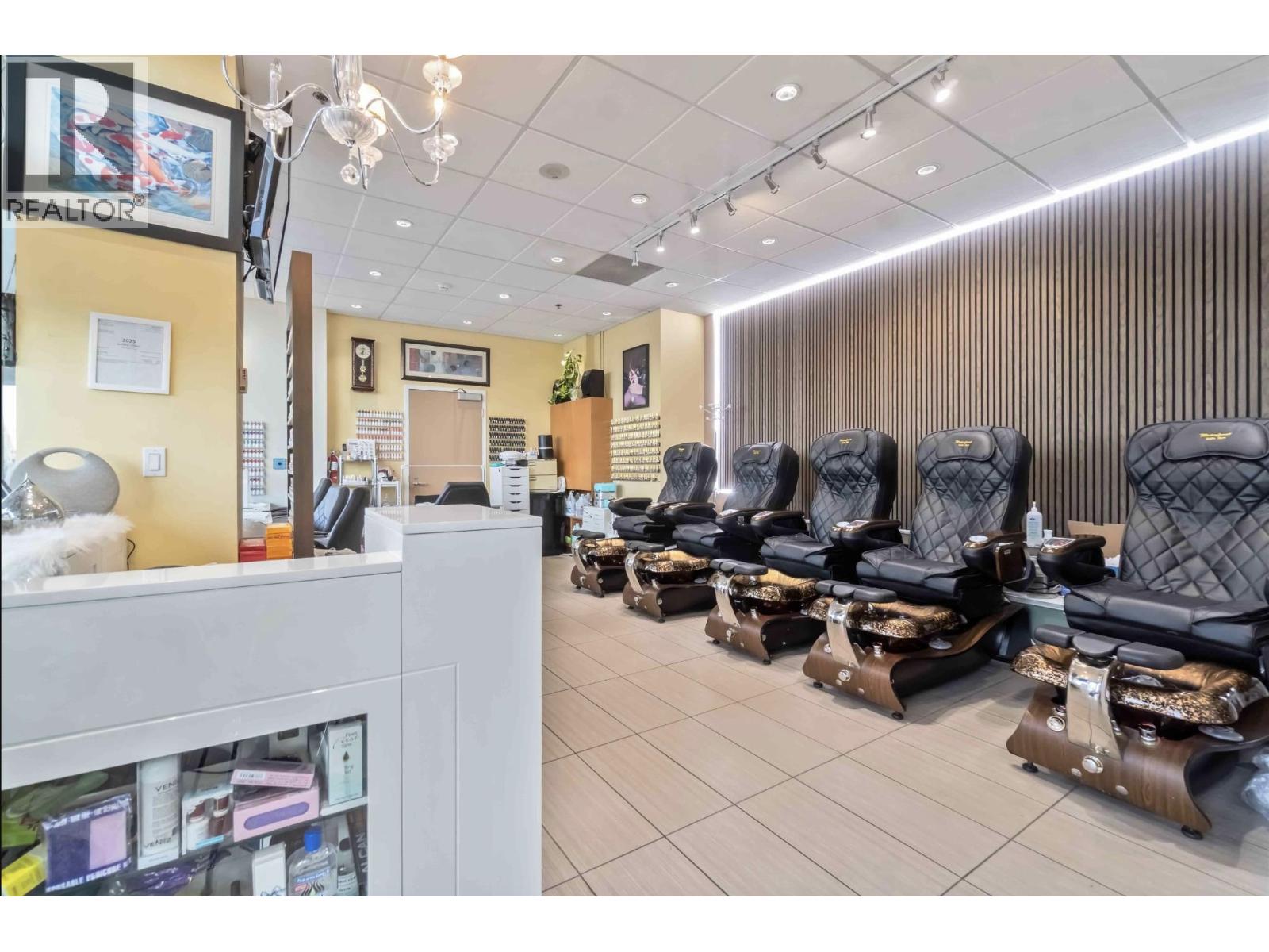 42 1055 Canada Place, Vancouver, British Columbia V6C 0C3 - Photo 1 - C8074593