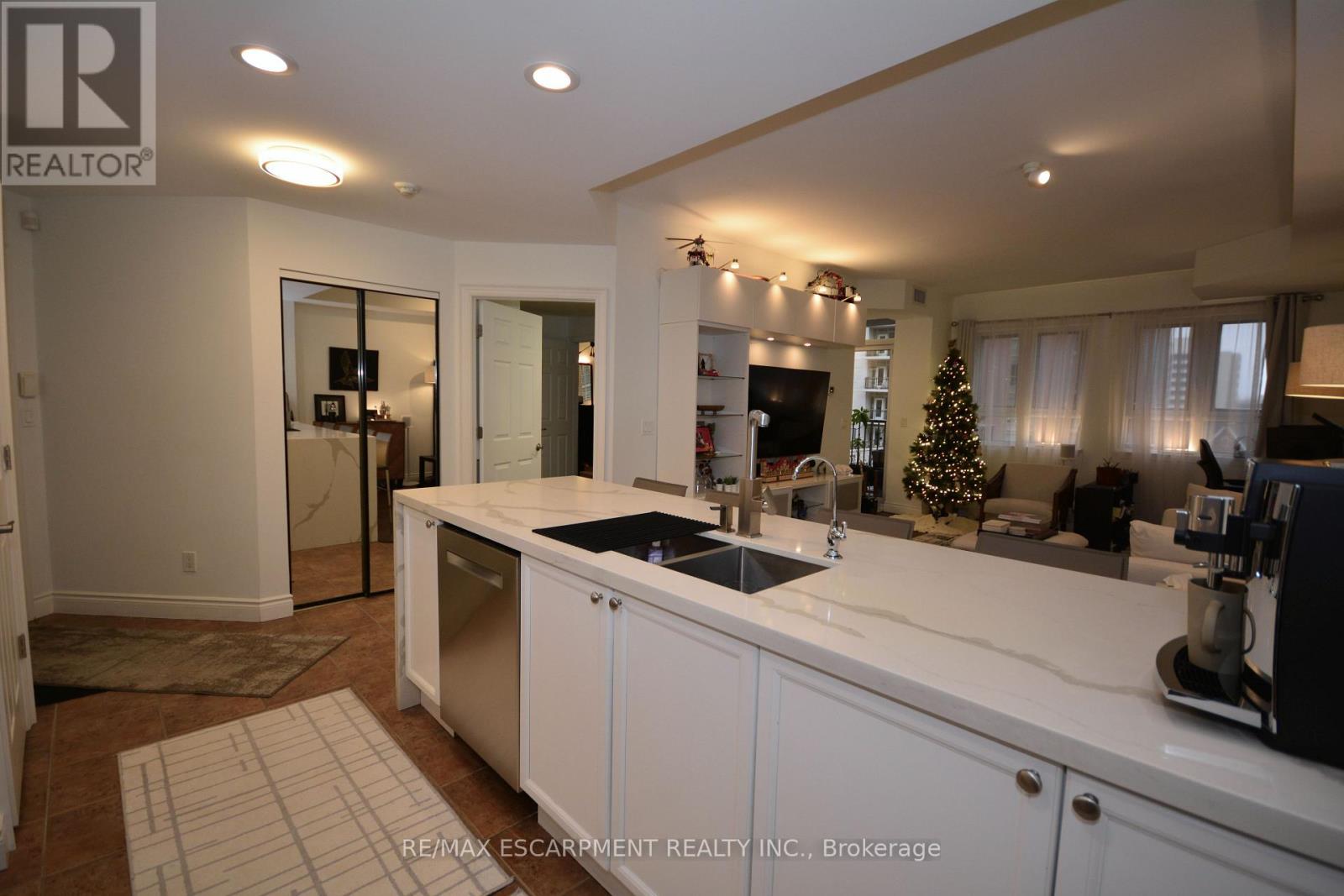 510 - 399 Elizabeth Street, Burlington, Ontario  L7R 0A4 - Photo 6 - W12638992