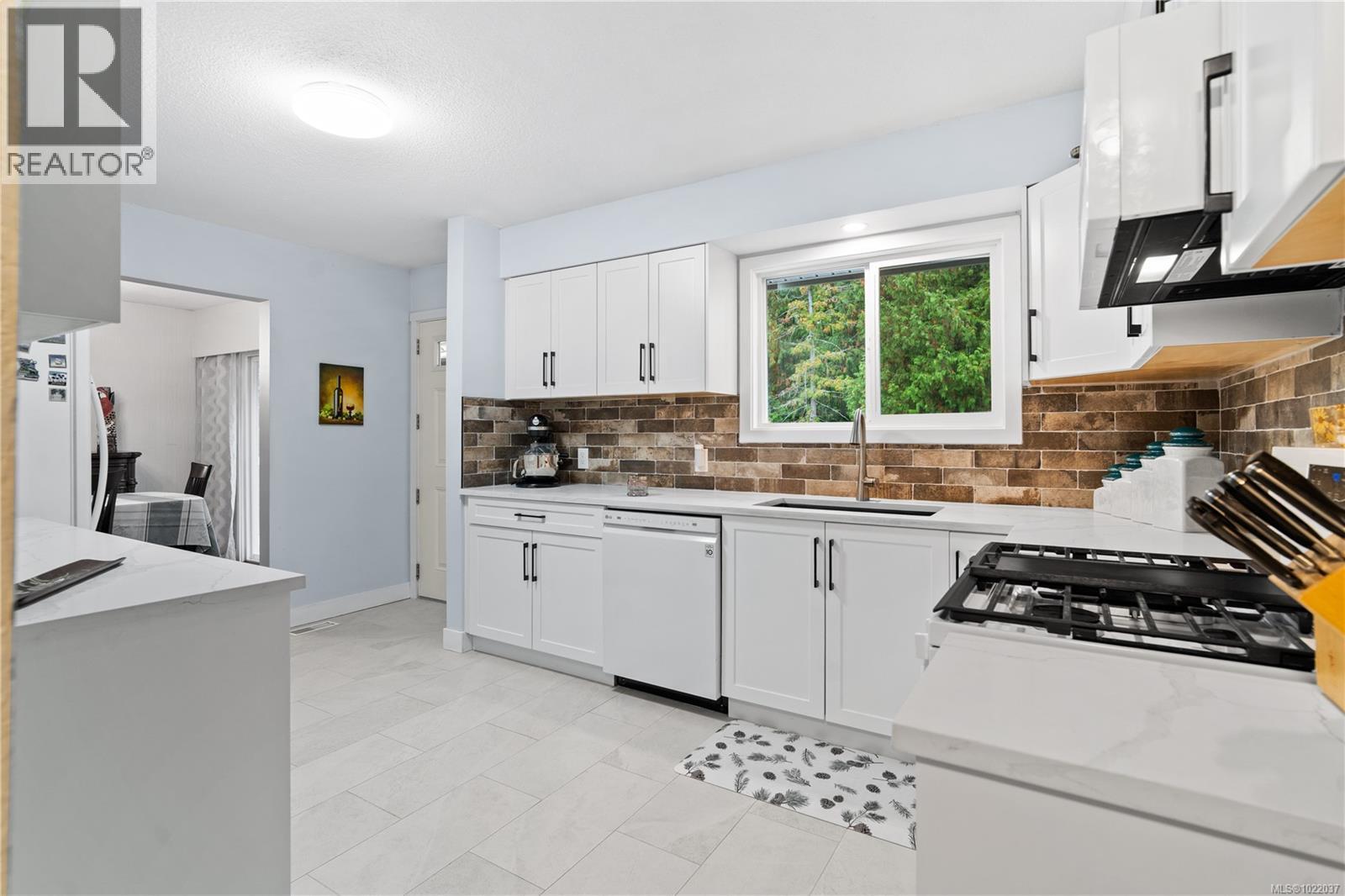 7554 Superior Rd, Lantzville, British Columbia V0R 2H0 - Photo 14 - 1022037