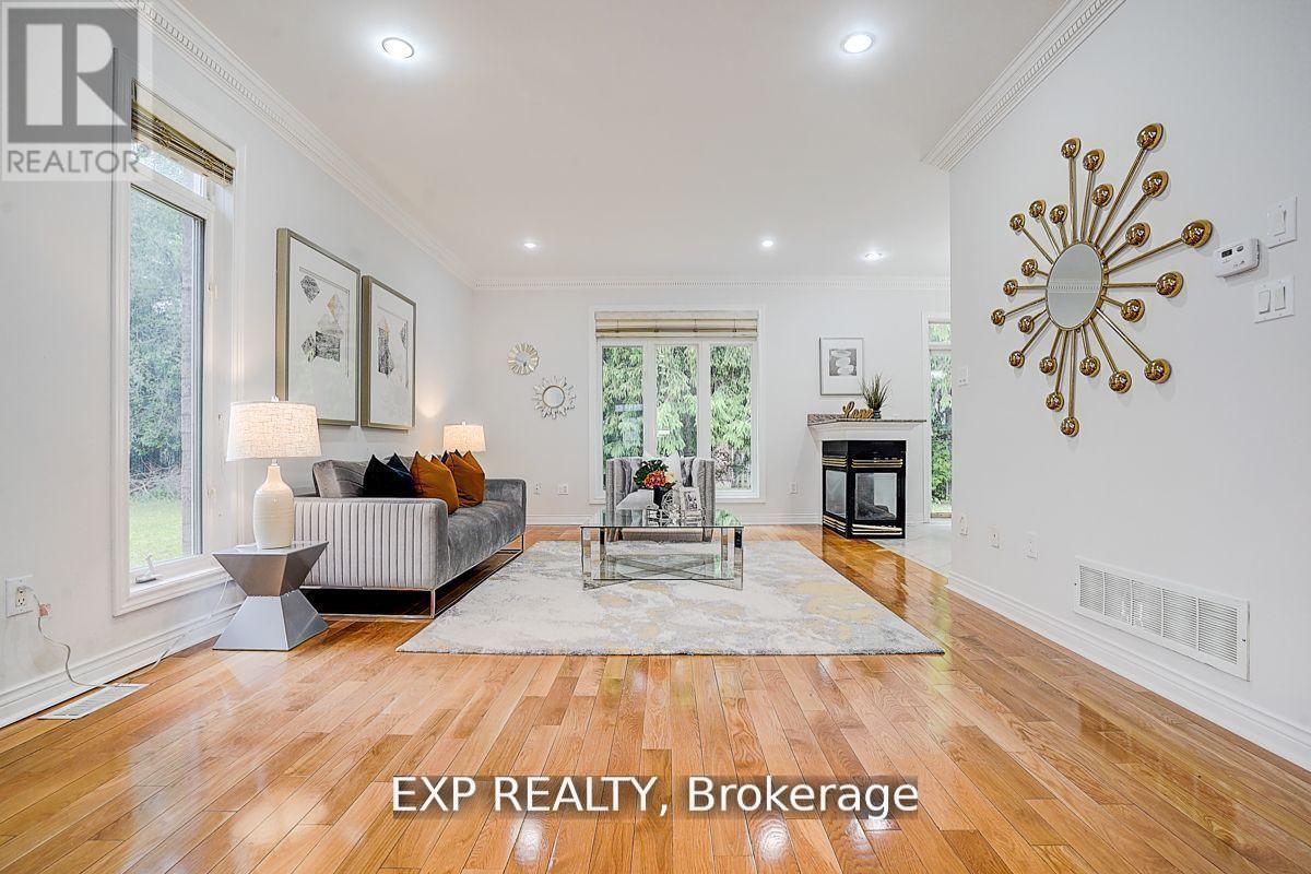 12 Tormina Court, Markham, Ontario  L3S 4R2 - Photo 10 - N12639204