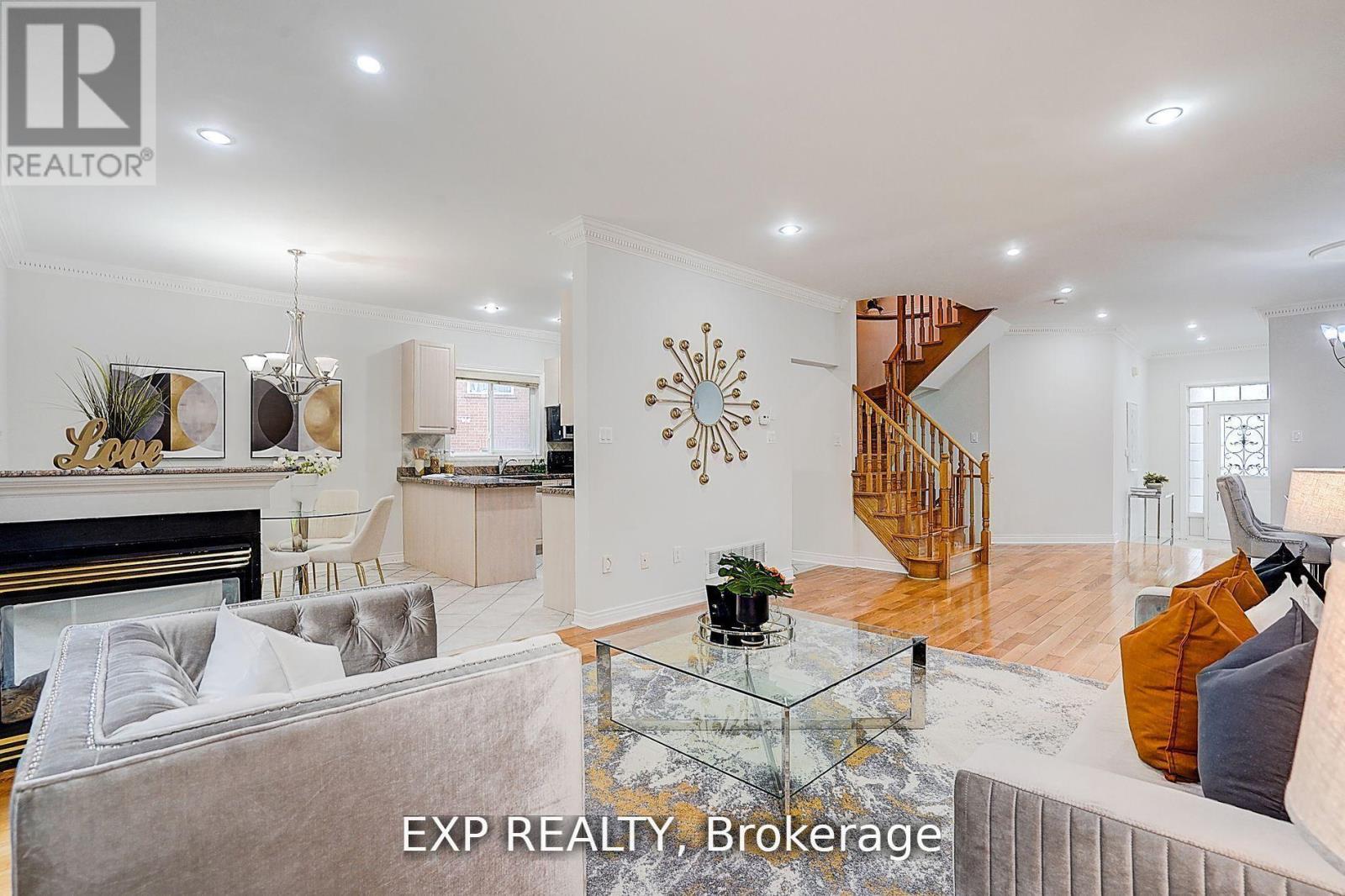 12 Tormina Court, Markham, Ontario  L3S 4R2 - Photo 7 - N12639204