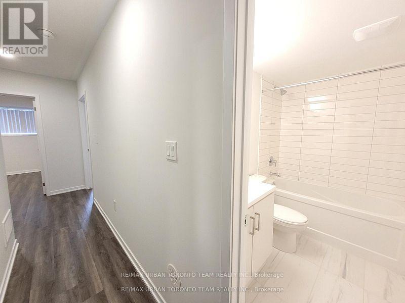 Th 165 - 151 Honeycrisp Crescent, Vaughan, Ontario  L4K 0N7 - Photo 13 - N12639256