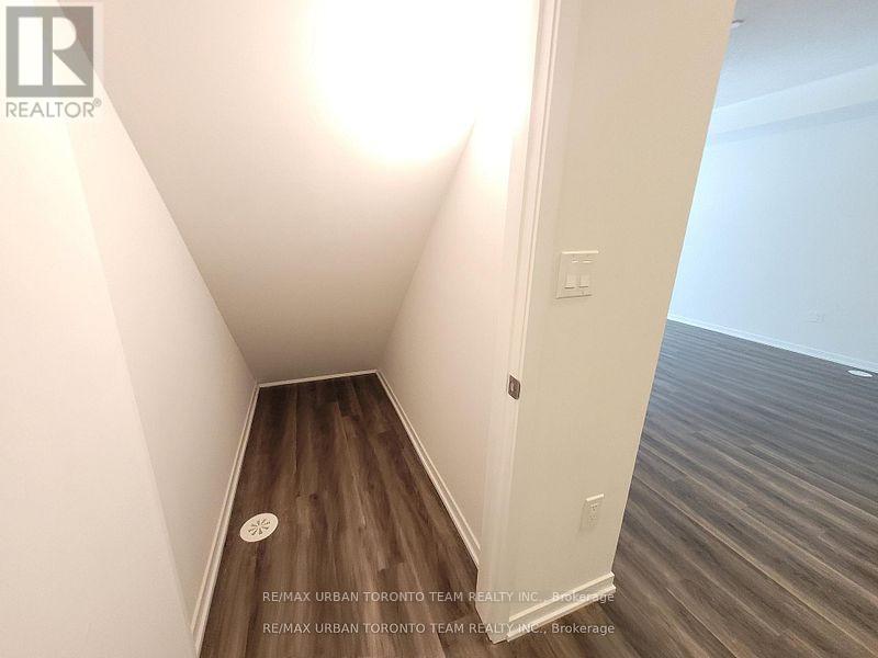 Th 165 - 151 Honeycrisp Crescent, Vaughan, Ontario  L4K 0N7 - Photo 8 - N12639256