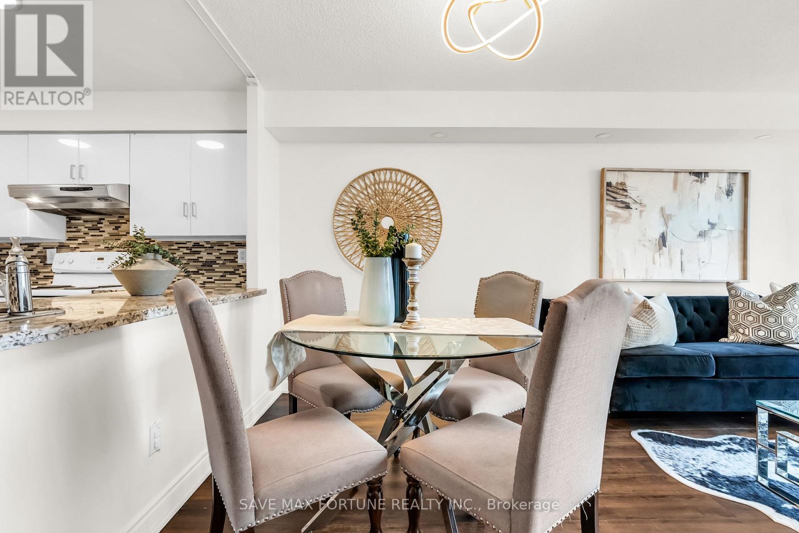 1006 - 330 Rathburn Road W, Mississauga, Ontario  L5B 3Y1 - Photo 10 - W12639224