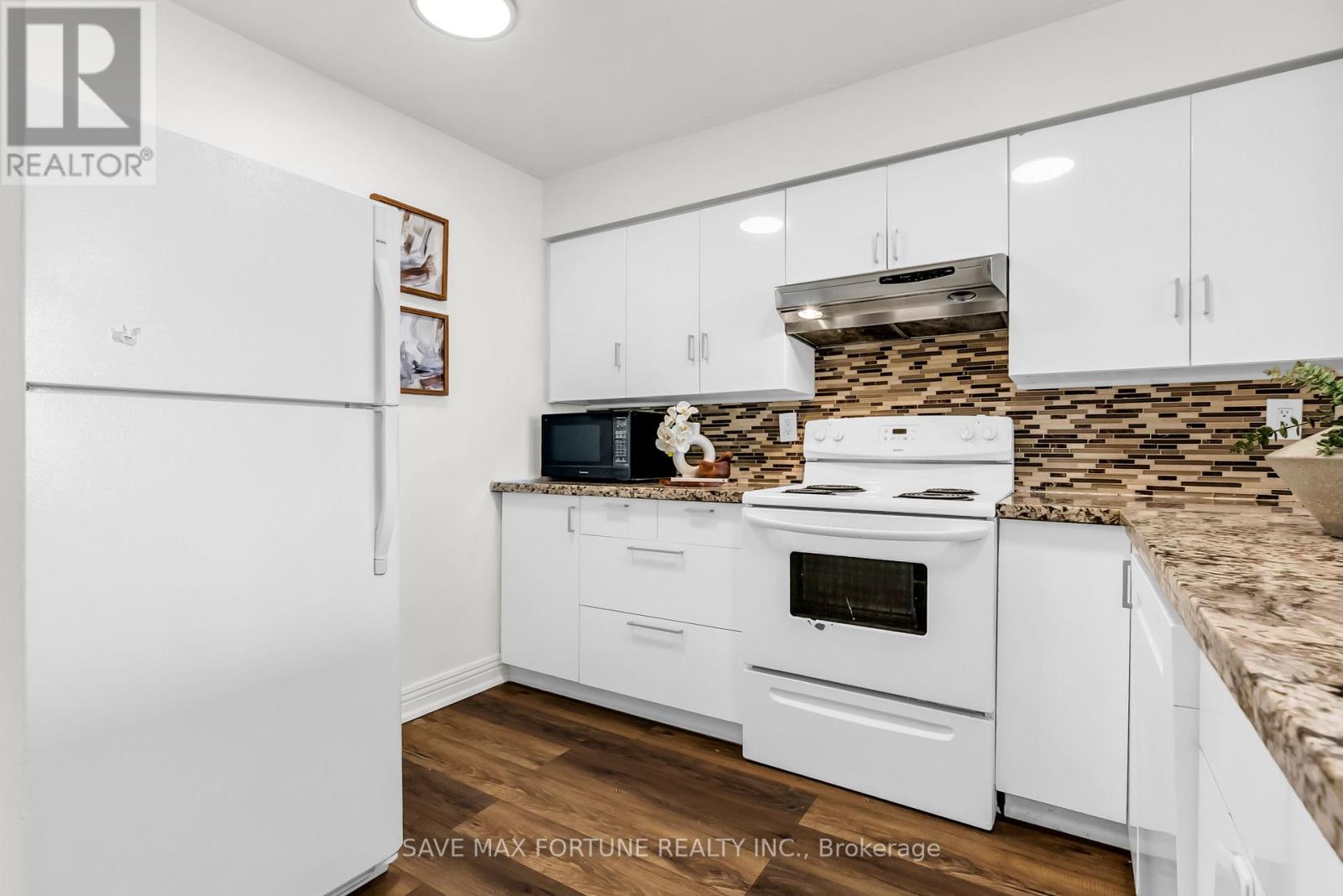 1006 - 330 Rathburn Road W, Mississauga, Ontario  L5B 3Y1 - Photo 19 - W12639224