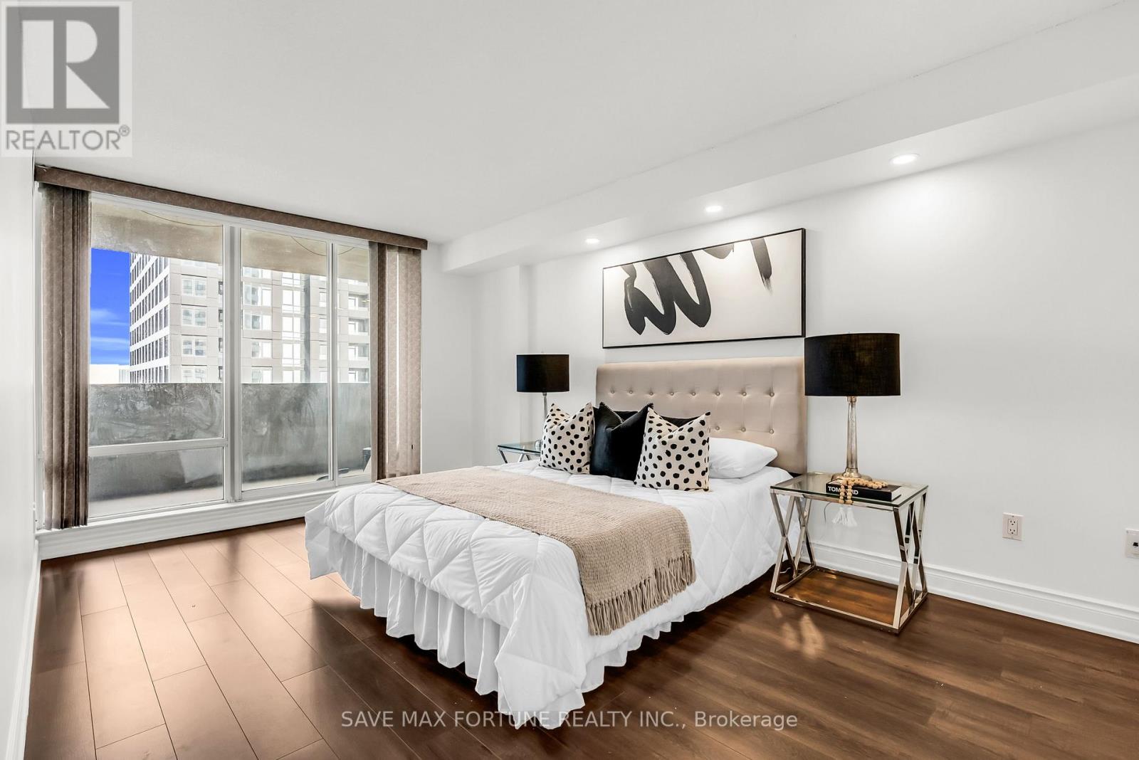 1006 - 330 Rathburn Road W, Mississauga, Ontario  L5B 3Y1 - Photo 22 - W12639224