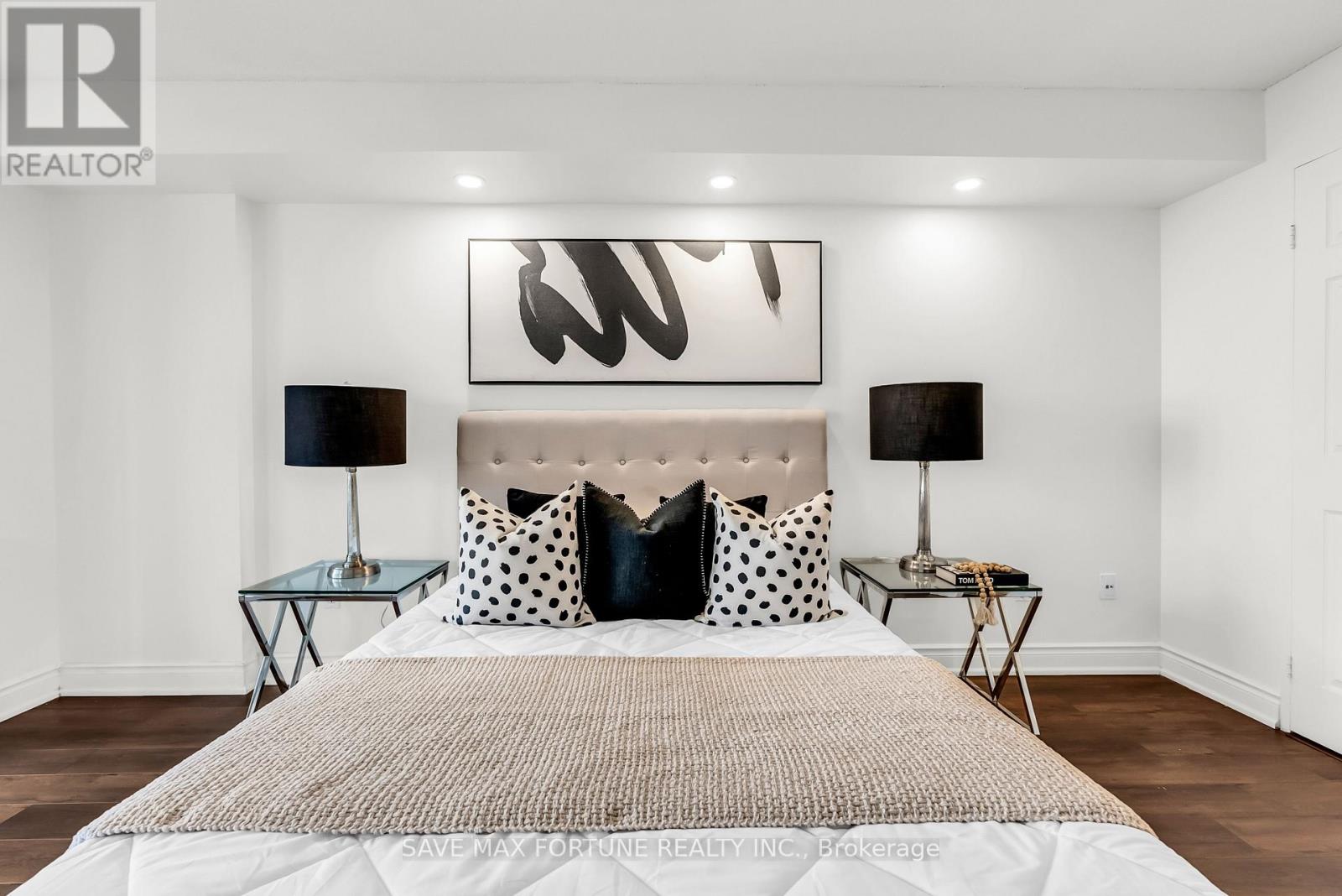 1006 - 330 Rathburn Road W, Mississauga, Ontario  L5B 3Y1 - Photo 23 - W12639224