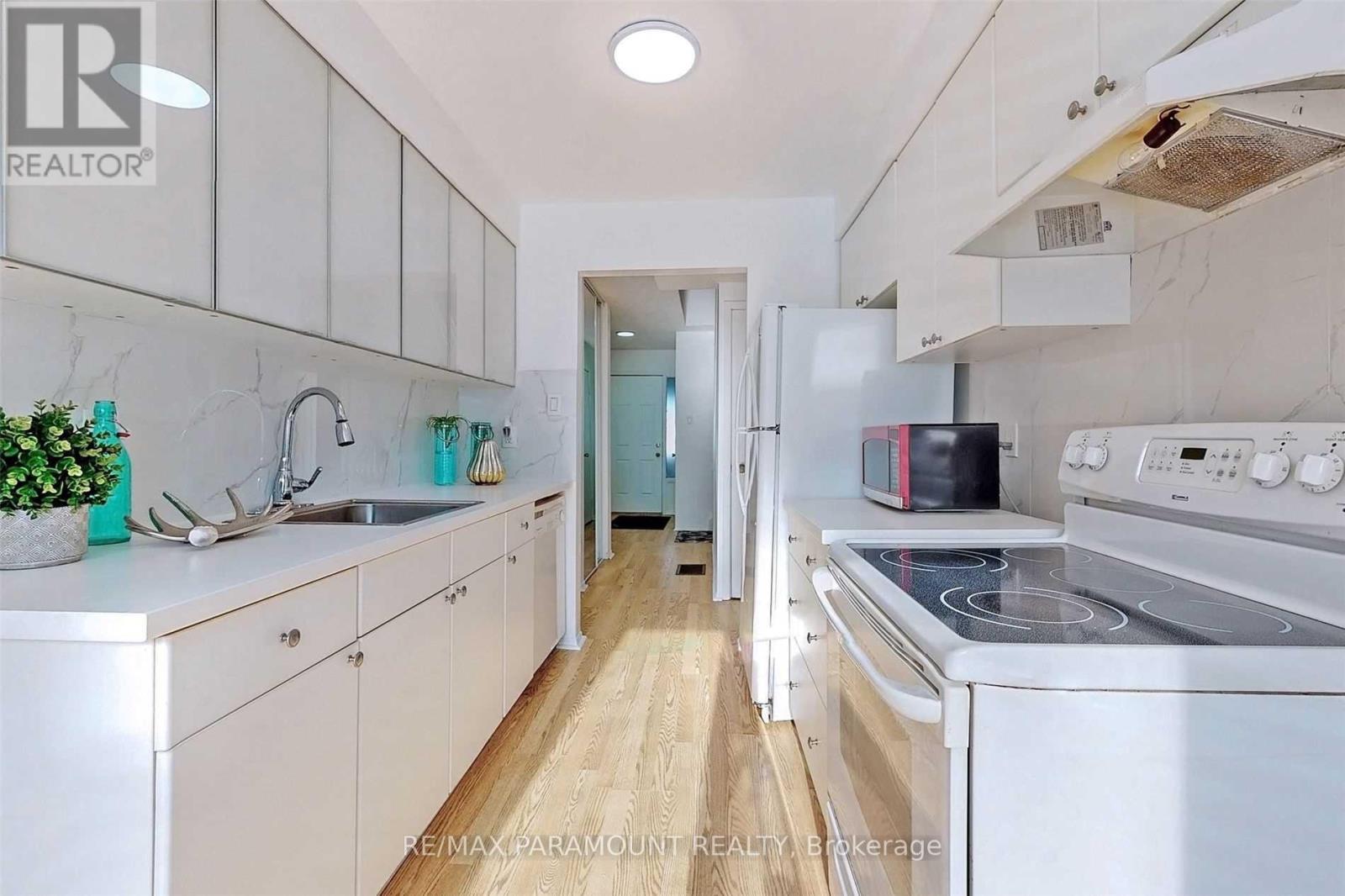 57 Royal Salisbury Way, Brampton, Ontario  L6V 3J3 - Photo 13 - W12639226