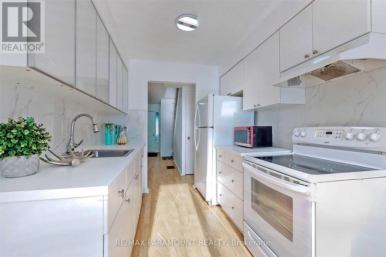 57 Royal Salisbury Way, Brampton, Ontario  L6V 3J3 - Photo 14 - W12639226