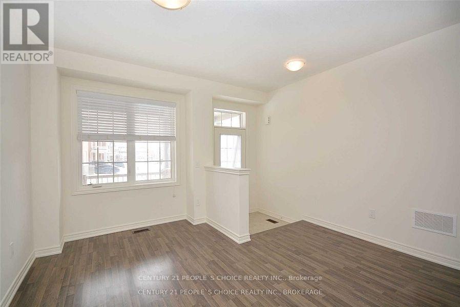 66 Holbrook Court, Milton, Ontario  L9E 1J1 - Photo 10 - W12639240