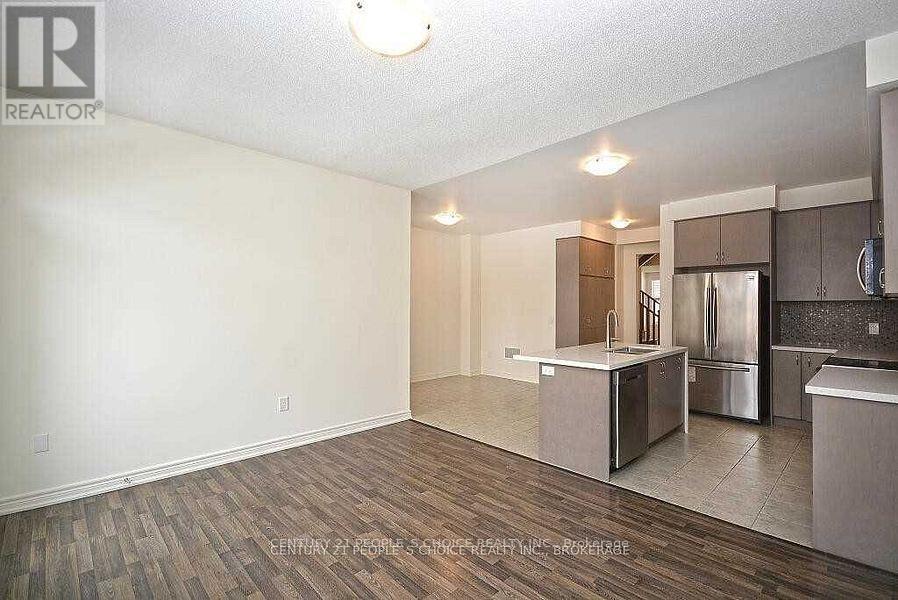 66 Holbrook Court, Milton, Ontario  L9E 1J1 - Photo 9 - W12639240