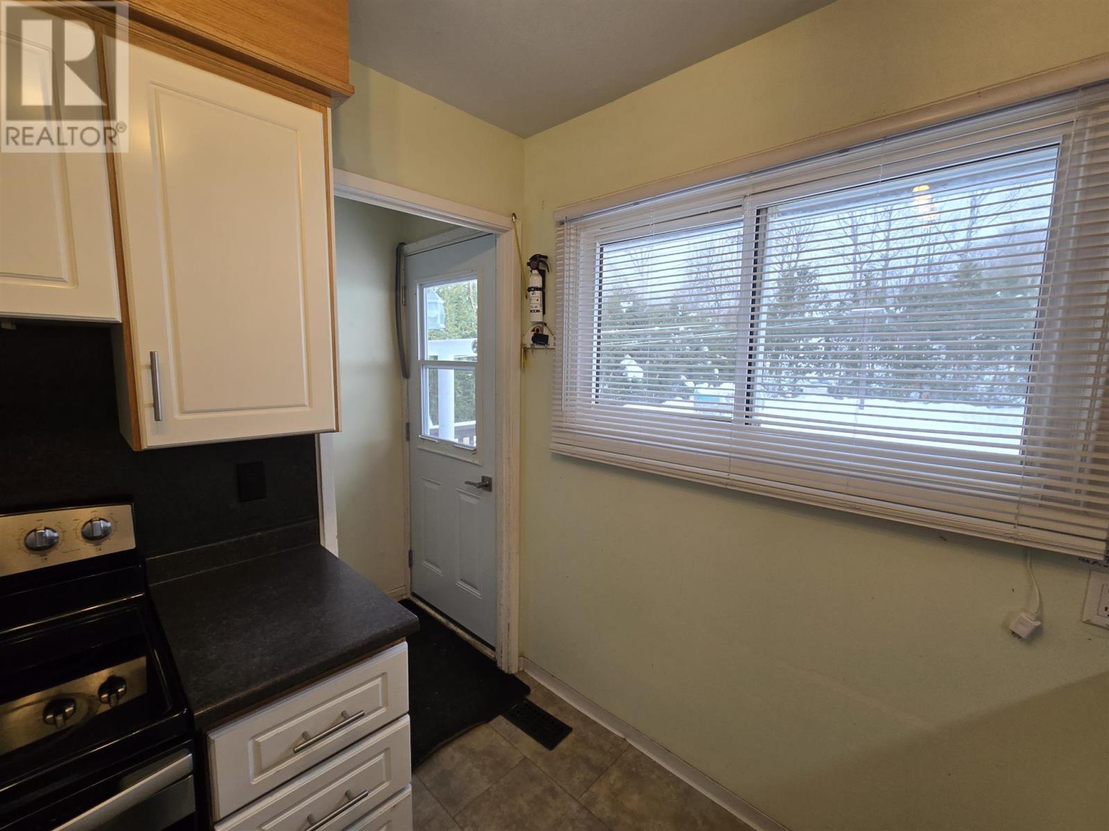 255 Mississauga Ave, Elliot Lake, Ontario  P5A 1E8 - Photo 13 - SM253499