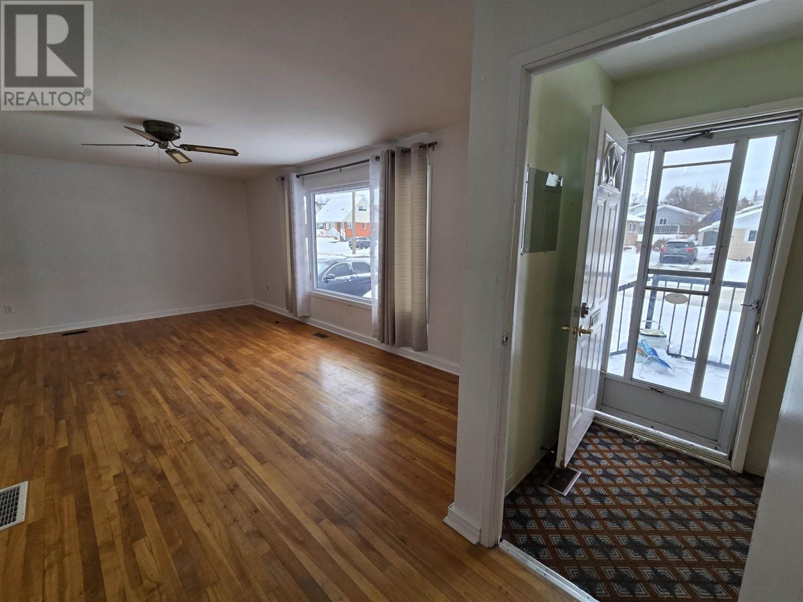 255 Mississauga Ave, Elliot Lake, Ontario  P5A 1E8 - Photo 7 - SM253499