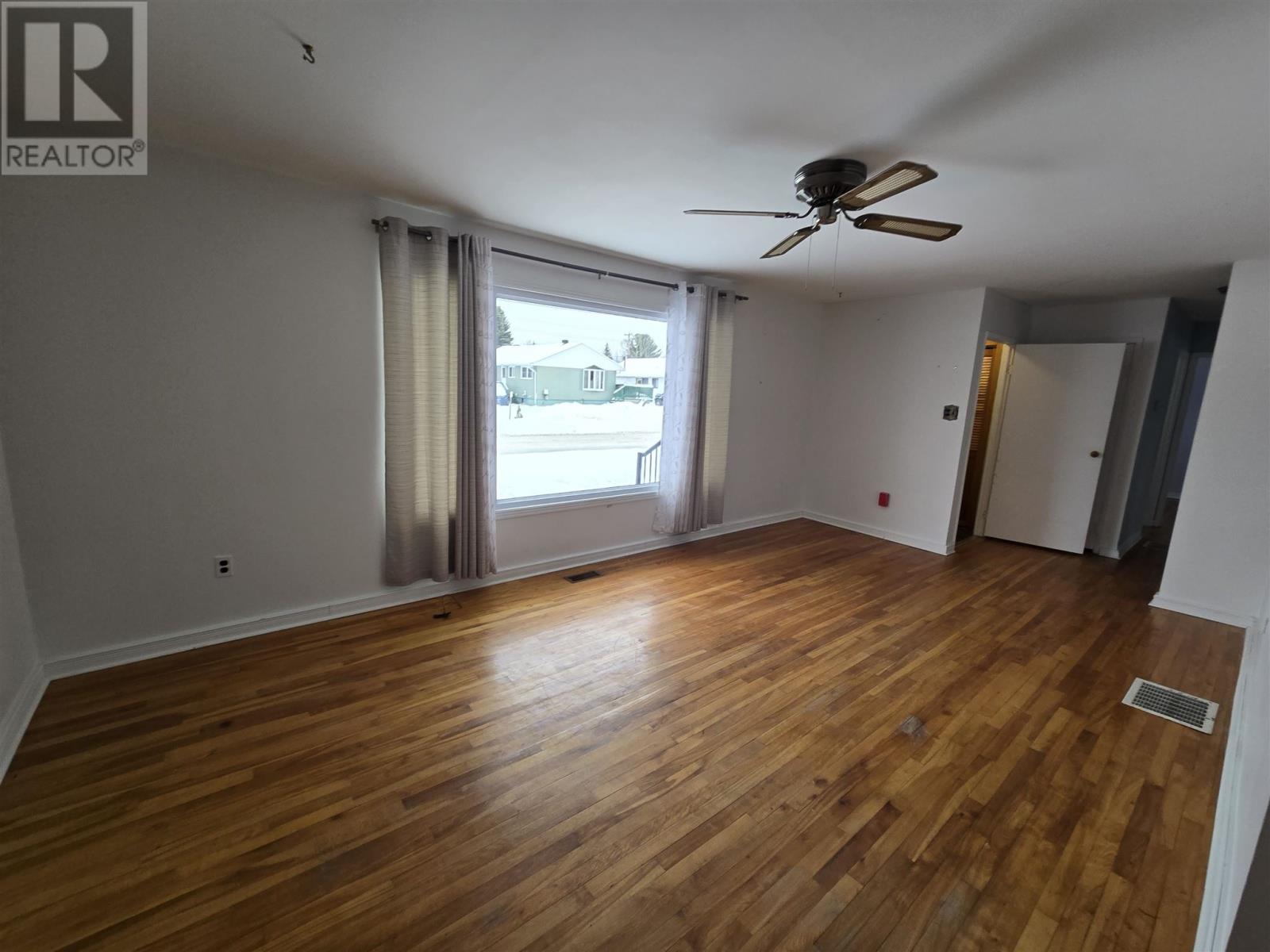 255 Mississauga Ave, Elliot Lake, Ontario  P5A 1E8 - Photo 9 - SM253499