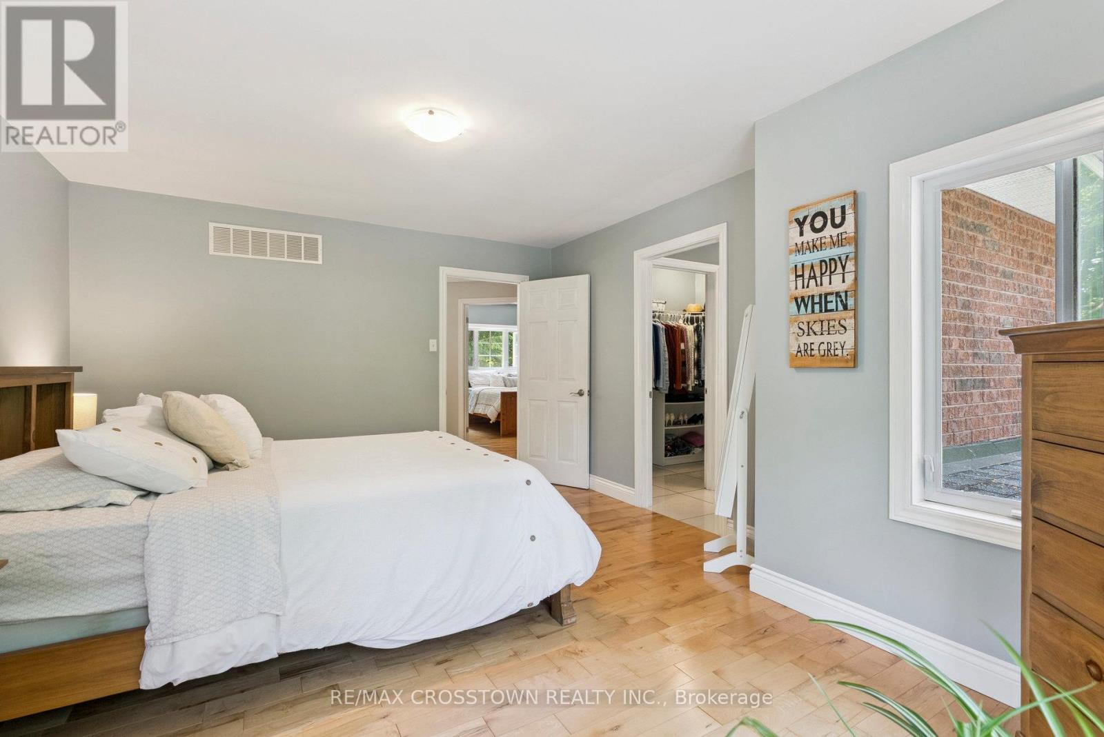 19 Gillespie Trail S, Essa, Ontario  L3W 0V1 - Photo 18 - N12577288