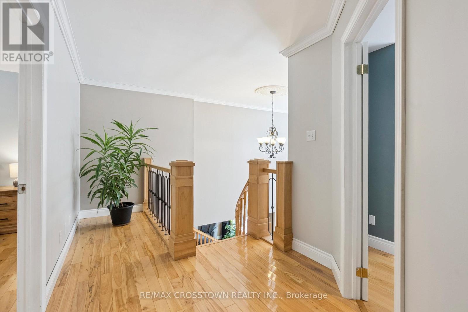 19 Gillespie Trail S, Essa, Ontario  L3W 0V1 - Photo 16 - N12577288