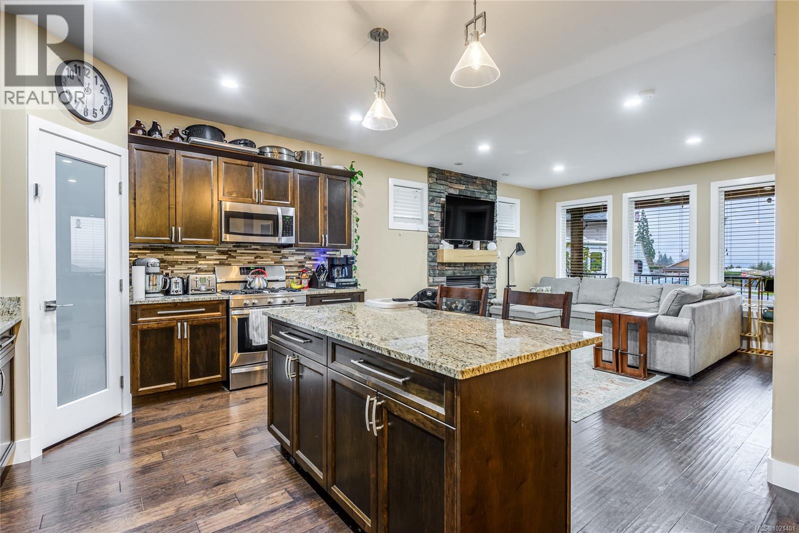 698 Eagle View Pl, Campbell River, British Columbia  V9W 0B2 - Photo 8 - 1021401