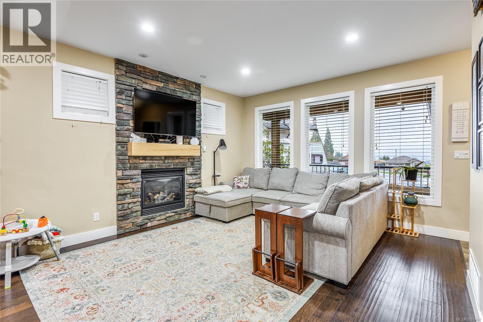 698 Eagle View Pl, Campbell River, British Columbia  V9W 0B2 - Photo 4 - 1021401