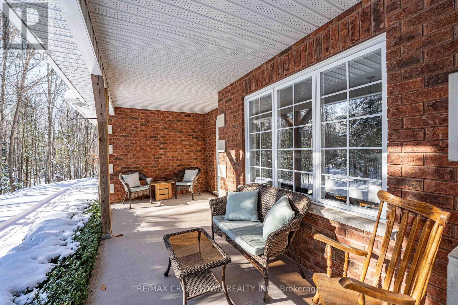 19 Gillespie Trail S, Essa, Ontario  L3W 0V1 - Photo 4 - N12577288