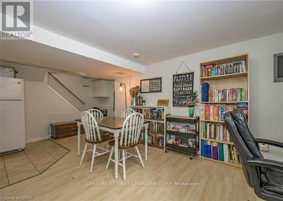 111 Lincoln Place, London South, Ontario  N6C 2C3 - Photo 3 - X12639292