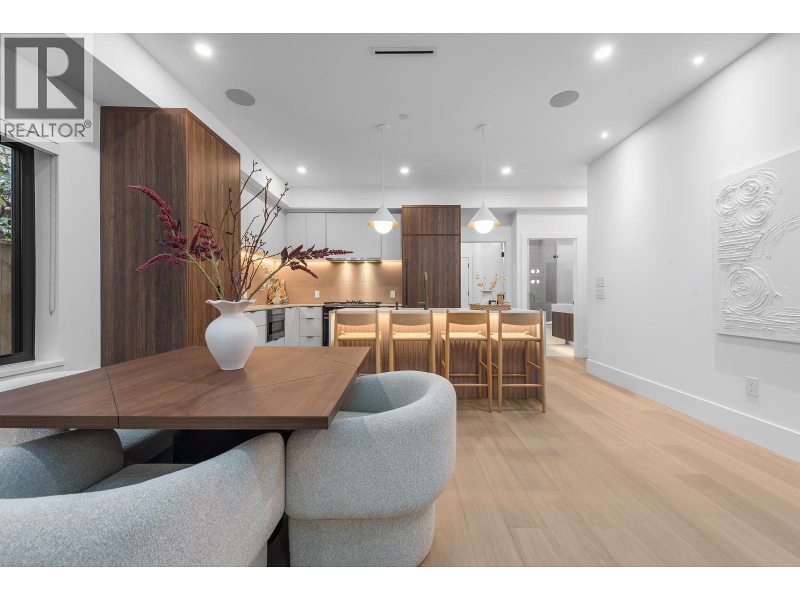 2 273 W 17th Avenue, Vancouver, British Columbia  V5Y 1Z9 - Photo 2 - R3069767