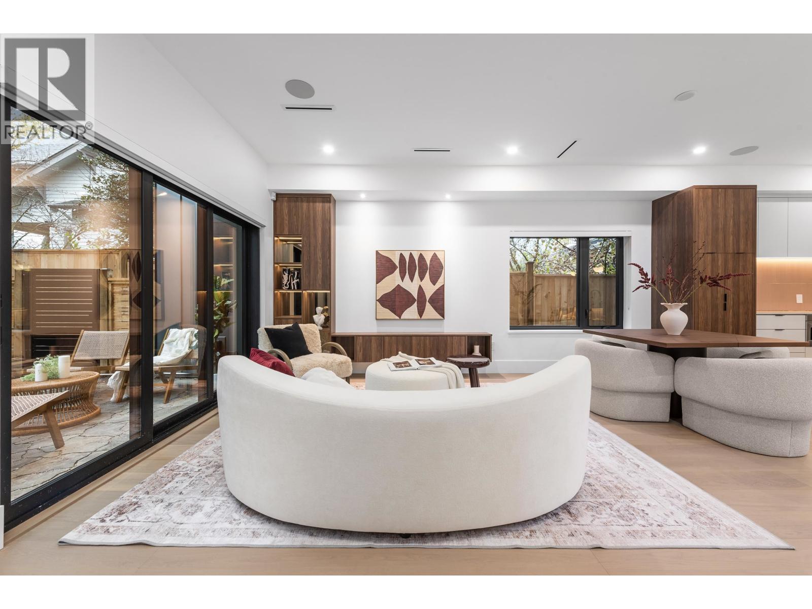 2 273 W 17TH AVENUE, Vancouver, British Columbia