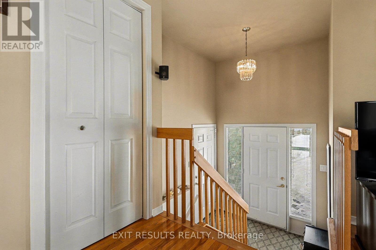 245 Ivan Crescent, Cornwall, Ontario  K6H 7G6 - Photo 3 - X12639262