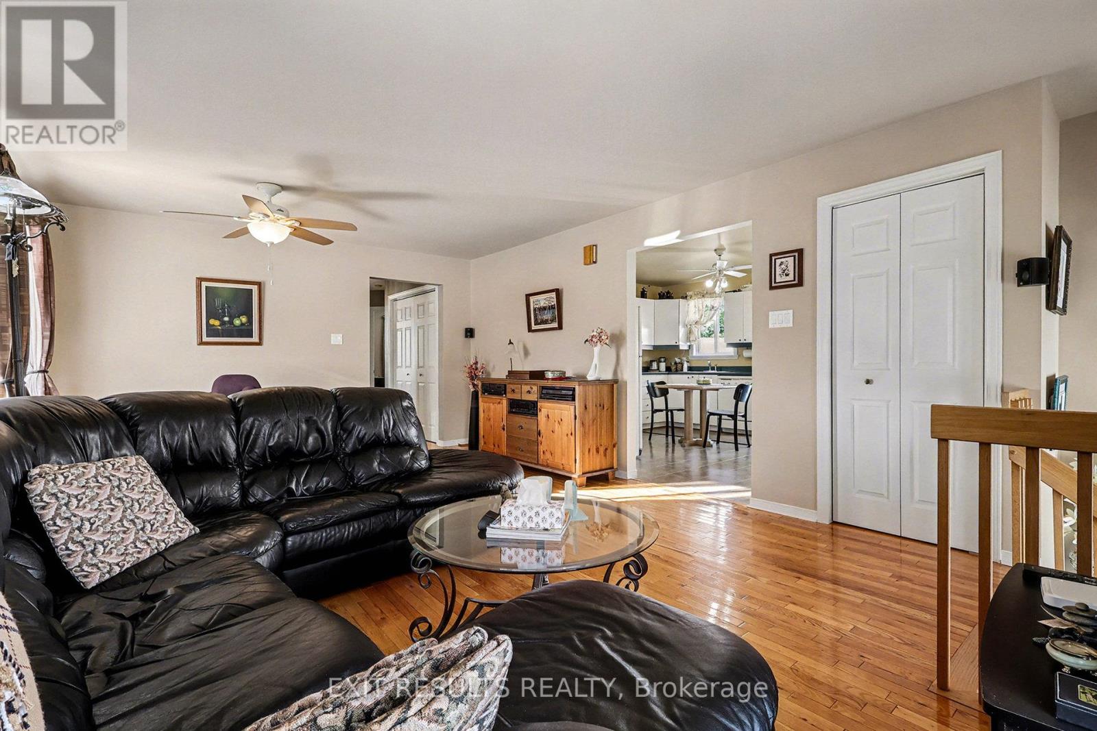 245 Ivan Crescent, Cornwall, Ontario  K6H 7G6 - Photo 4 - X12639262